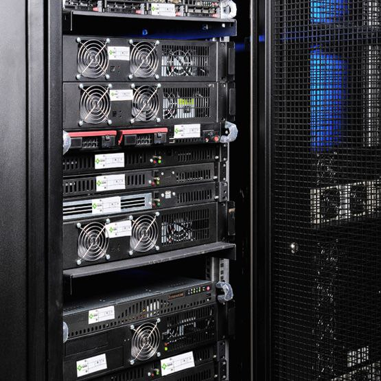 Окрім забезпечення безперебійної роботи основного сервера, послуга колокації ідеально підходить для стратегічного резервування