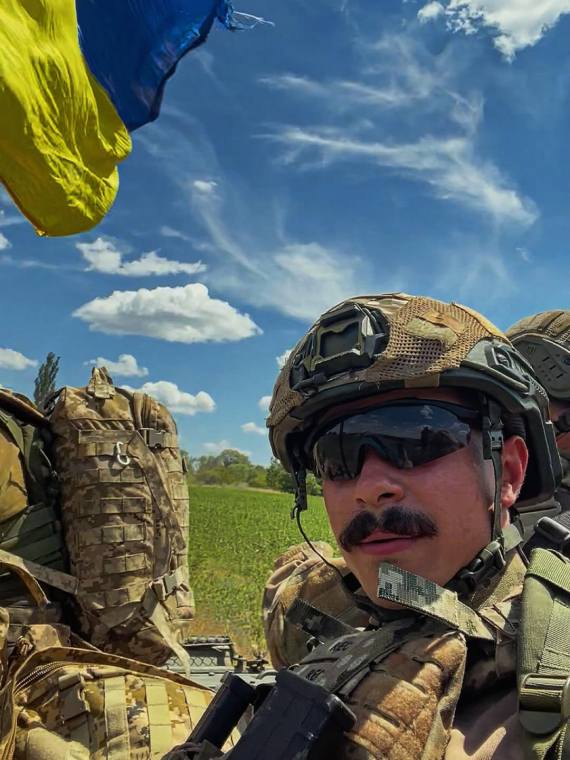 Ярослав Грубич, який втратив руку на війні, продовжує допомагати армії та мріє повернутися до служби