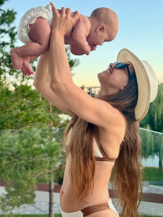 Колишня Дзідзьо вперше за довгий час показала маленького сина