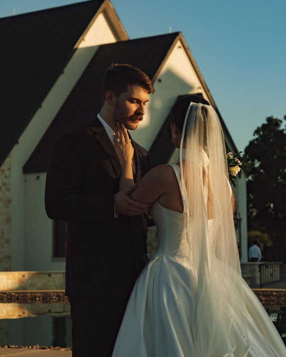 Дакота Норрис женился в 24 года