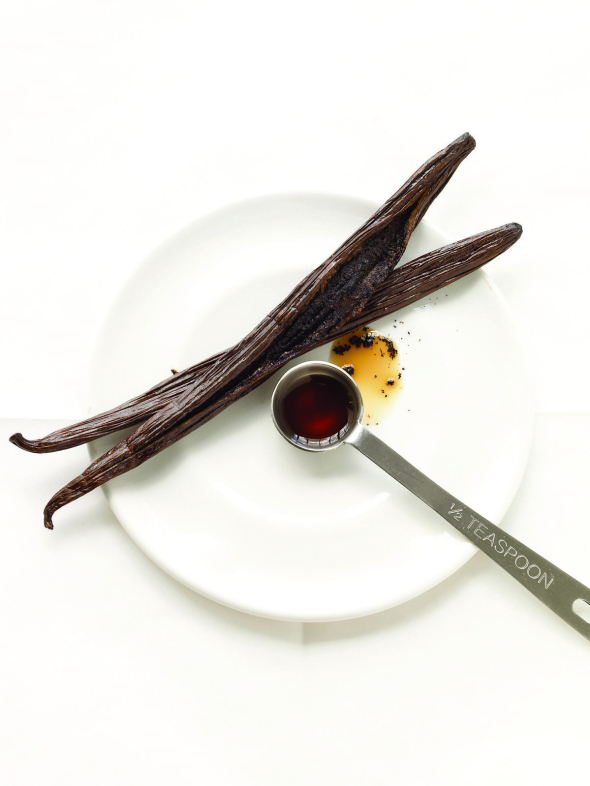 Ванілін, ваніль та ванільний цукор: яка різниця та коли додавати у тісто