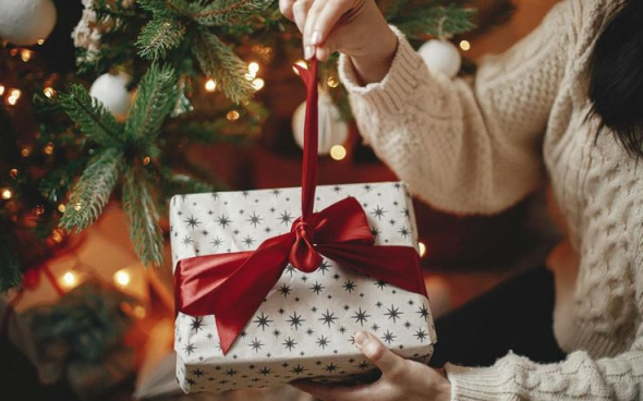 День Святого Миколая: ідеї, що подарувати дітям та коханим 