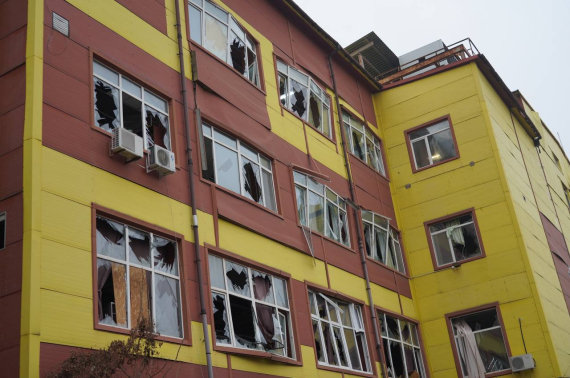 РФ вдарила ракетою по Дніпру: загинули люди, є поранені