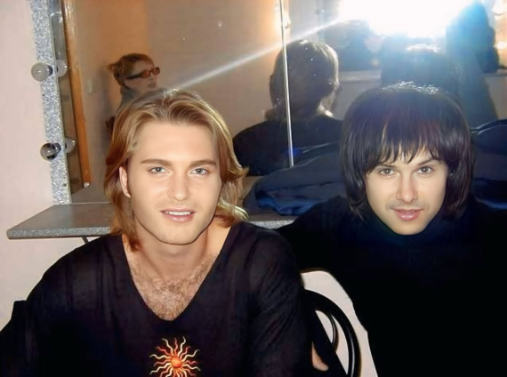 EL Кравчук и Святослав Вакарчук показали старое фото из киевской гримерки