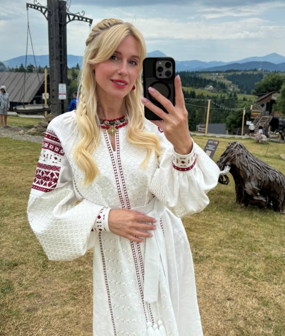 Леся Никитюк написала Ольге Дзундзе после её "вылета" из "Холостяка": "Оля, ты - любовь"