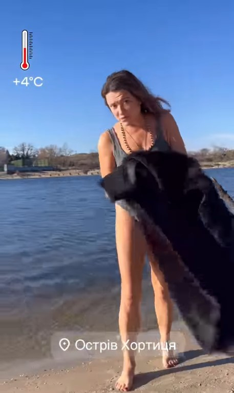 Наталія Могилевська купалася у зимовому Дніпрі