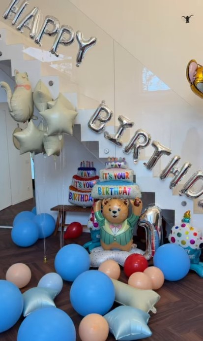 Остапчуки поздравили сына с первым днем рождения