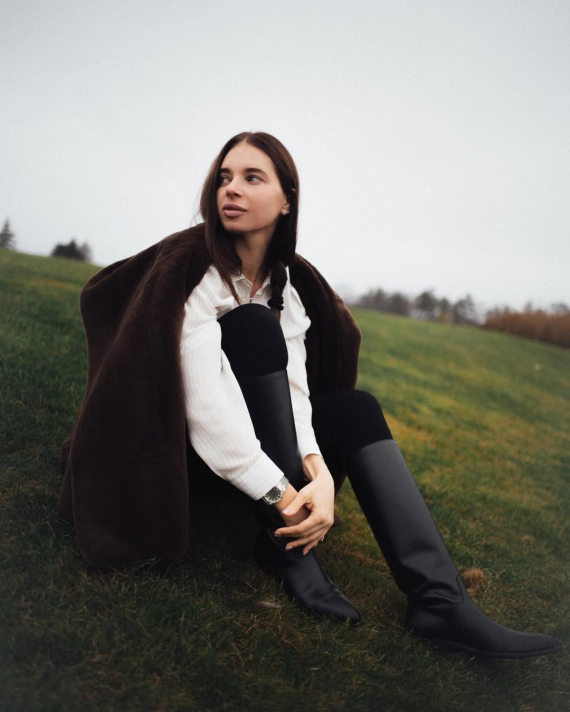 Екатерина Усик поделилась атмосферными фото со съемки на природе