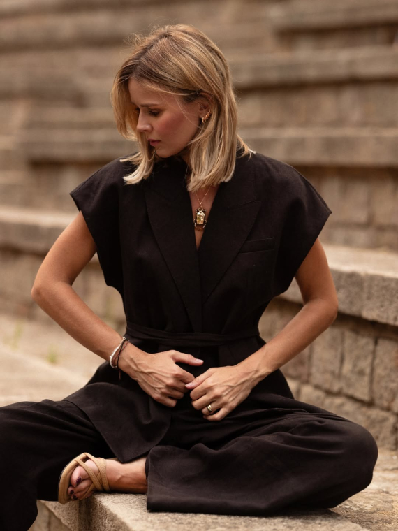 Екатерина Кузнецова очаровала изящным образом на лестнице амфитеатра в Барселоне