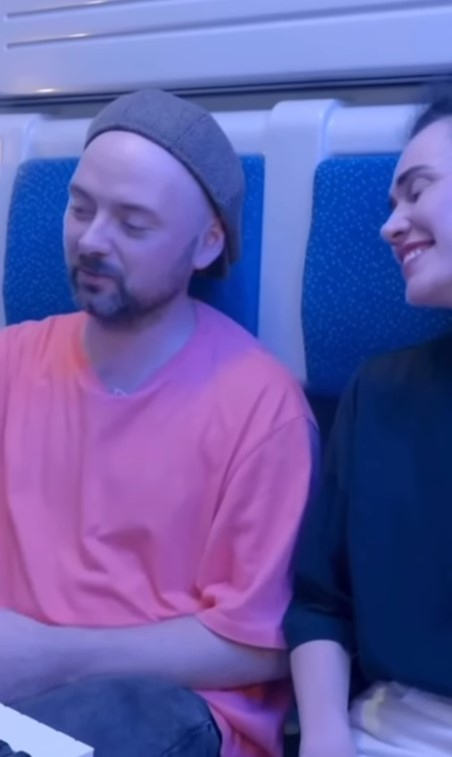 Песня "Цілуй" группы Adam впервые прозвучала именно в вагоне поезда № 55 Киев-Рахов, когда Михаил Клименко спел ее строки во время путешествия