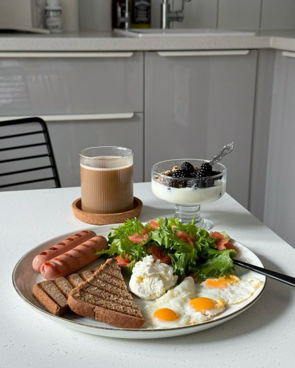 Вісім продуктів, які їдять натщесерце: що шкодить шлунку 