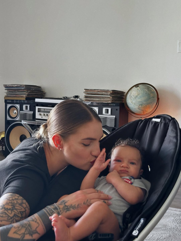 Анна Сулима родила первенца от мужа-иностранца