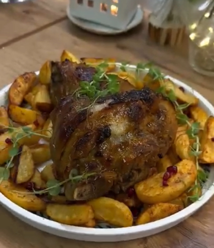 Идеальная рулька с хрустящим картофелем