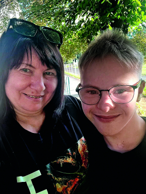 Ірина Ханікова і її син Артем Хоменко