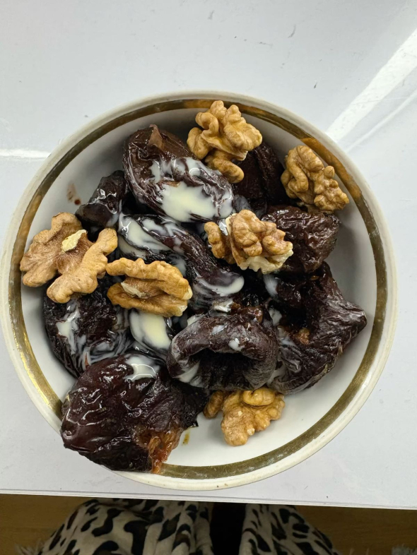 Чернослив и орехи