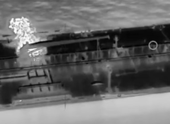 Танкер теневого флота РФ впервые поражен