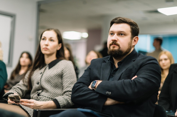  Павло Мороз, директор департаменту корпоративної соціальної відповідальності МХП, кандидат економічних наук