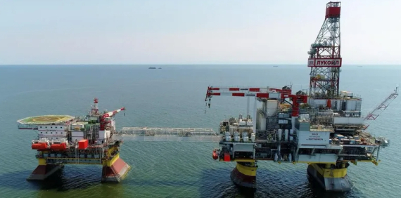 Українські безпілотники атакували інфраструктуру Лукойлу на Каспії