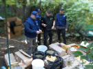 Правоохоронці трьох країн ліквідували шахрайські кол-центри, які масово вербували людей у наркобізнес.