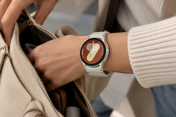 Samsung Galaxy Watch 7 помогут увидеть важное уведомление, свериться с расписанием и ответить на звонок 