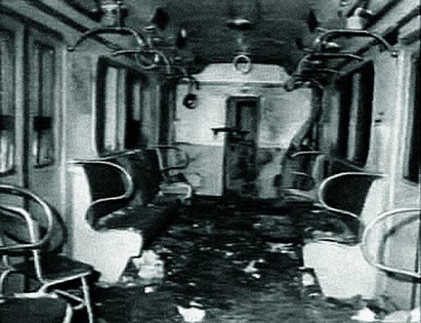Наслідки вибуху в московському метро 8 січня 1977 року.  Тоді загинули семеро пасажирів