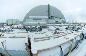 Четвертий енергоблок Чорнобильської станції накрили найбільшою у світі рухомою аркою