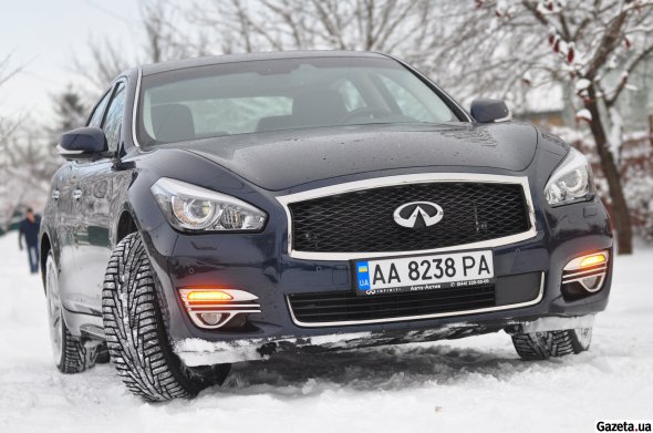 Infiniti Q70