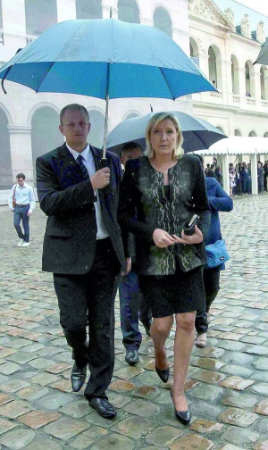 2014 року Марін Ле Пен (на фото праворуч) отримала від чесько-російського банку дев’ять мільйонів євро на проведення перевиборної кампанії