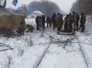 Украинские военные готовятся останавливать поезд с контрабандой
