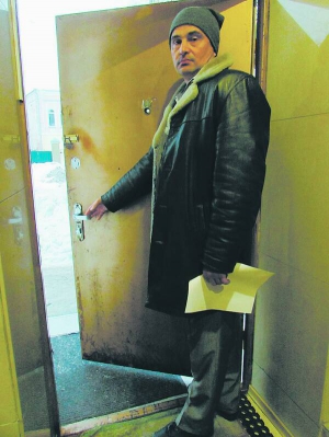 Полтавець Сергій Шаповалов намагається довести, що його квартиру та кафе від’єднали від водопостачання незаконно. Суд першої інстанції підтримав Сергія, комунальники оскаржили рішення