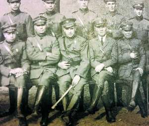Члени Гетьманської Січі в Гемтремку, США, 1929 рік. Тома Кошіль сидить другий праворуч