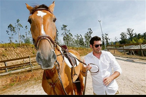 Паулу Фонсека з дитинства любить коней