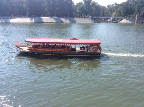 Річний транспорт курсує річкою Одер