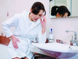 Для пізнього токсикозу характерна постійна й сильна нудота. У вагітної набрякають ноги, руки та живіт