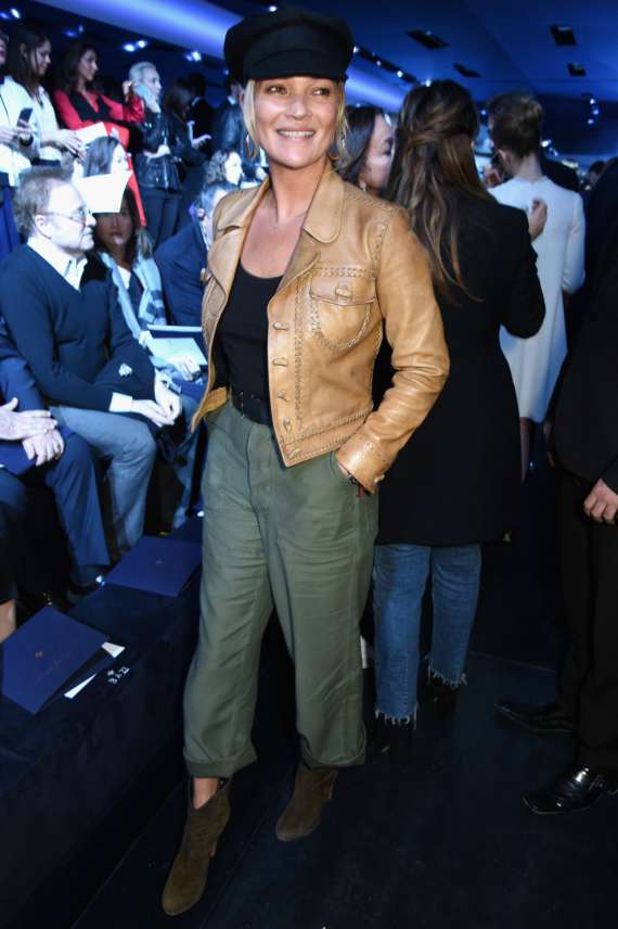 Кейт Мосс на показе бренда Christian Dior осень-зима 2017/2018