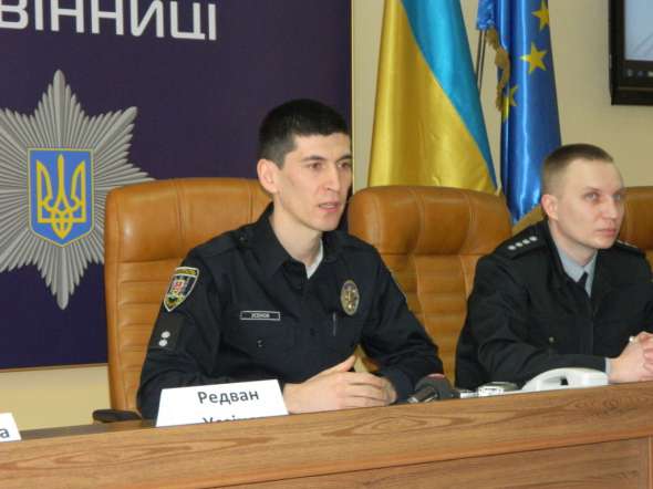 Редван Усеінов (зліва)