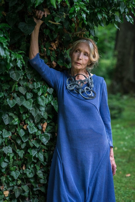 82-річна акторка з Польщі стала успішною подіумною моделлю
