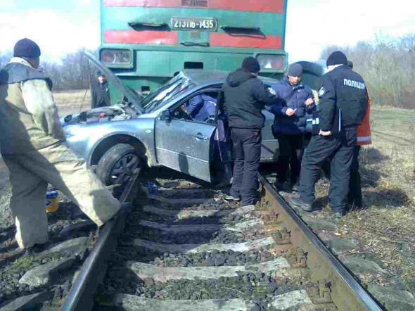 Водитель остался жив после столкновения с поездом
