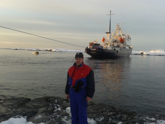 Метал та скло дозволено затоплювати в морі, заховавши їх у спеціальні бочки.