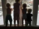 Батьки чотирьох дітей ведуть веселий блог про своє життя