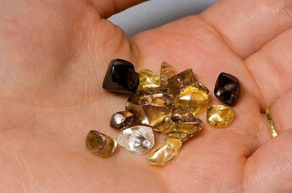 Подросток потратил на поиски алмаза 30 мин