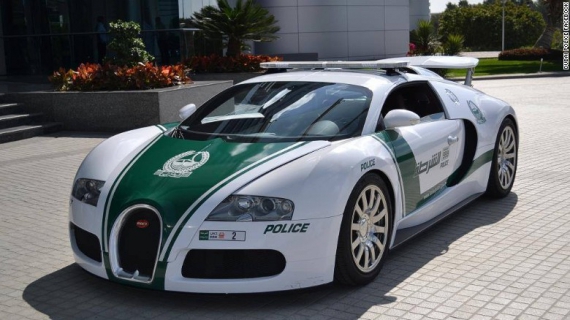 Bugatti Veyron из автопарка полиции Дубая