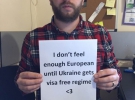Участники грузинского флешмоба в поддержку Украины