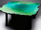 Итальянский дизайнер Гаэтано Пеше стол-остров сделал из пены, смолы и силикона