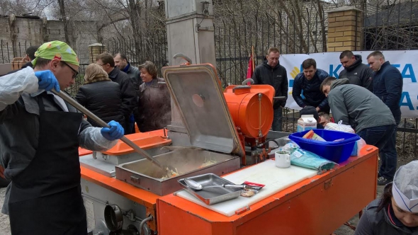 Протягом дня на одній польовій кухні можна приготувати обід з двох страв для 2 тис осіб