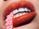 Женские губы стали чувственным безумием в работах фотографа