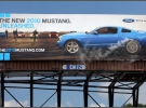 Ford: на рекламі автомобіля з-під колес намальованої машини кожні 5 хв вилітає дим, як під час стрітрейсингу.  
