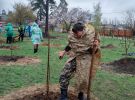 Несмотря на дождь, сегодня народный депутат Надежда Савченко посадила несколько деревьев