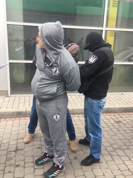 Следователя одного из районных управлений полиции Киева задержали за вымогательство взятки