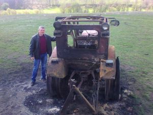 Неизвестные сожгли трактор депутата Александра Коваля